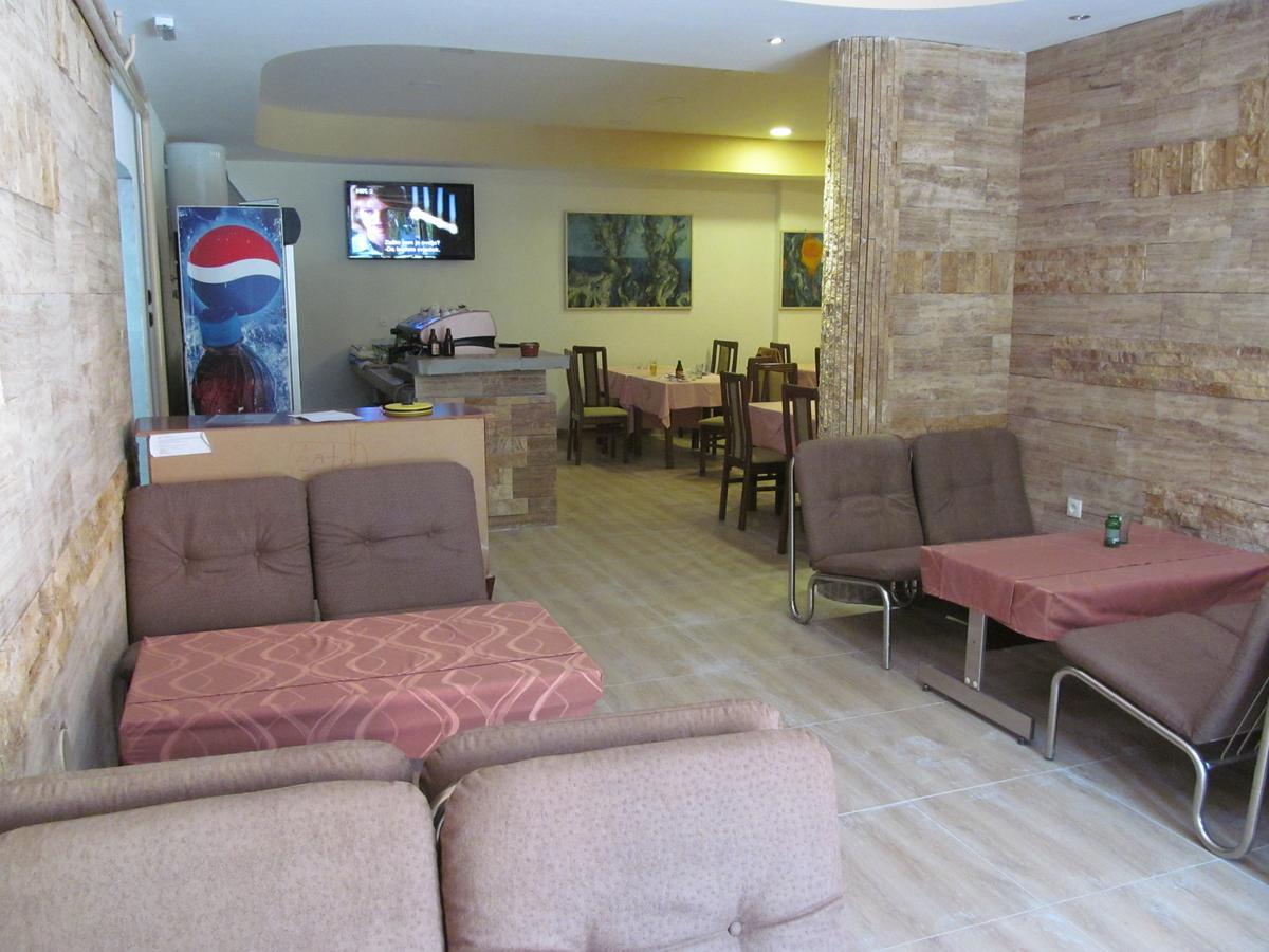 Hostel T&M Zeniça Dış mekan fotoğraf